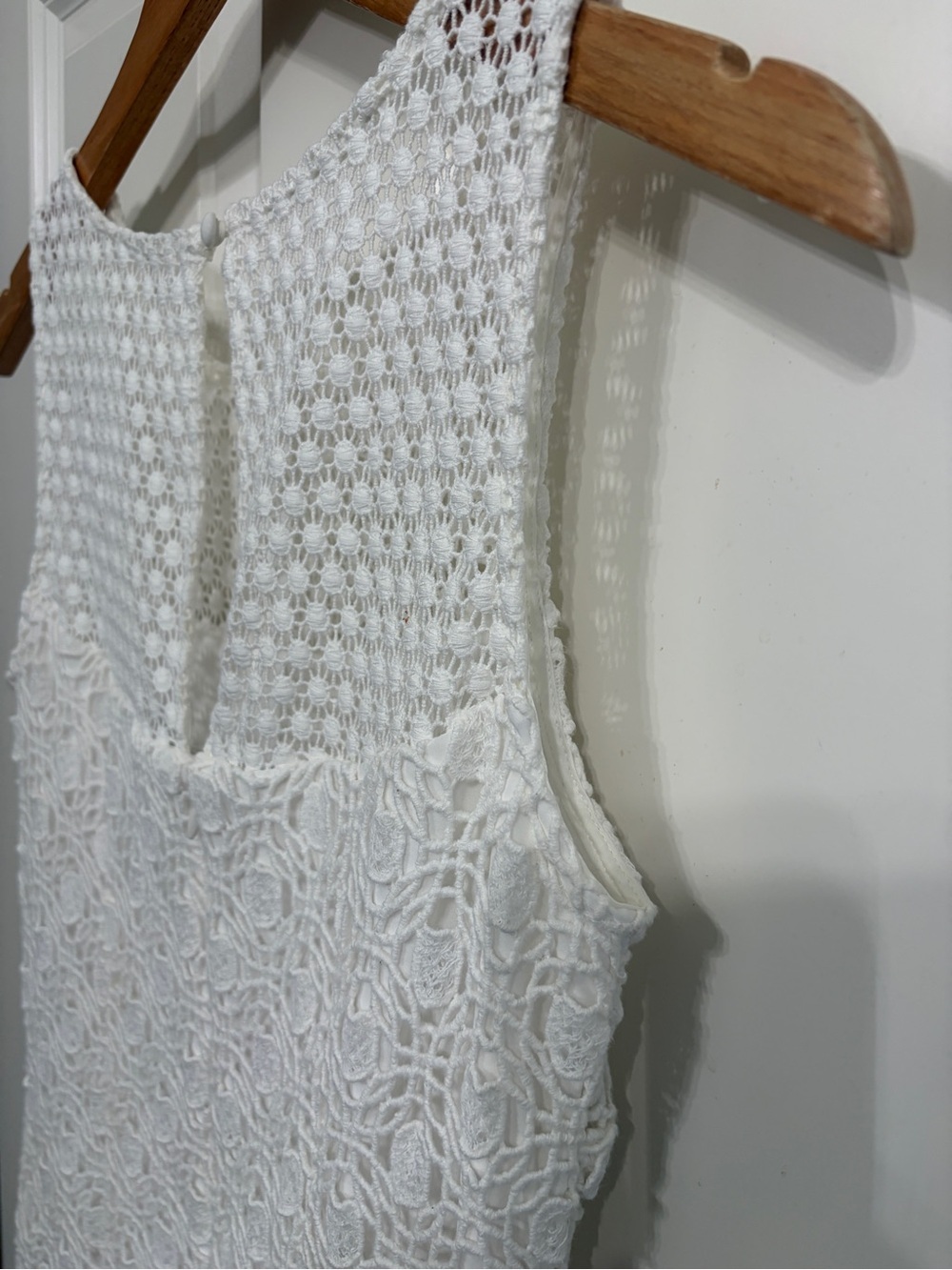 Like new White House Black Market sleeveless shift dress in white crochet lace. - Picture 5 of 8